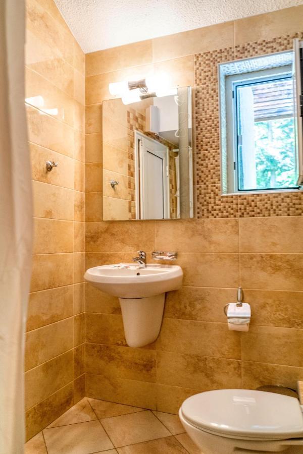 Крушун - Единствена На Метри От Водопадите, Krushun - The Only Stay Just Meters From The Waterfalls クルシュナ エクステリア 写真