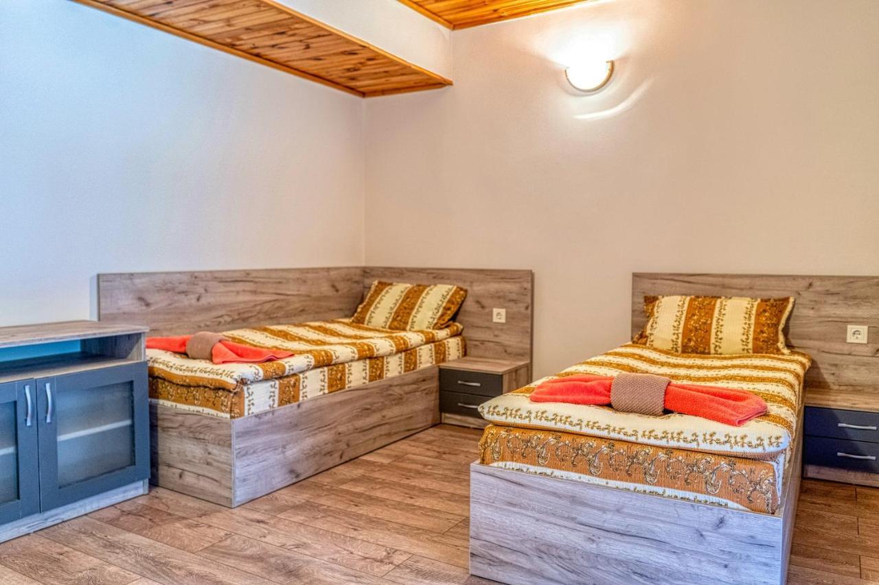 Крушун - Единствена На Метри От Водопадите, Krushun - The Only Stay Just Meters From The Waterfalls クルシュナ エクステリア 写真