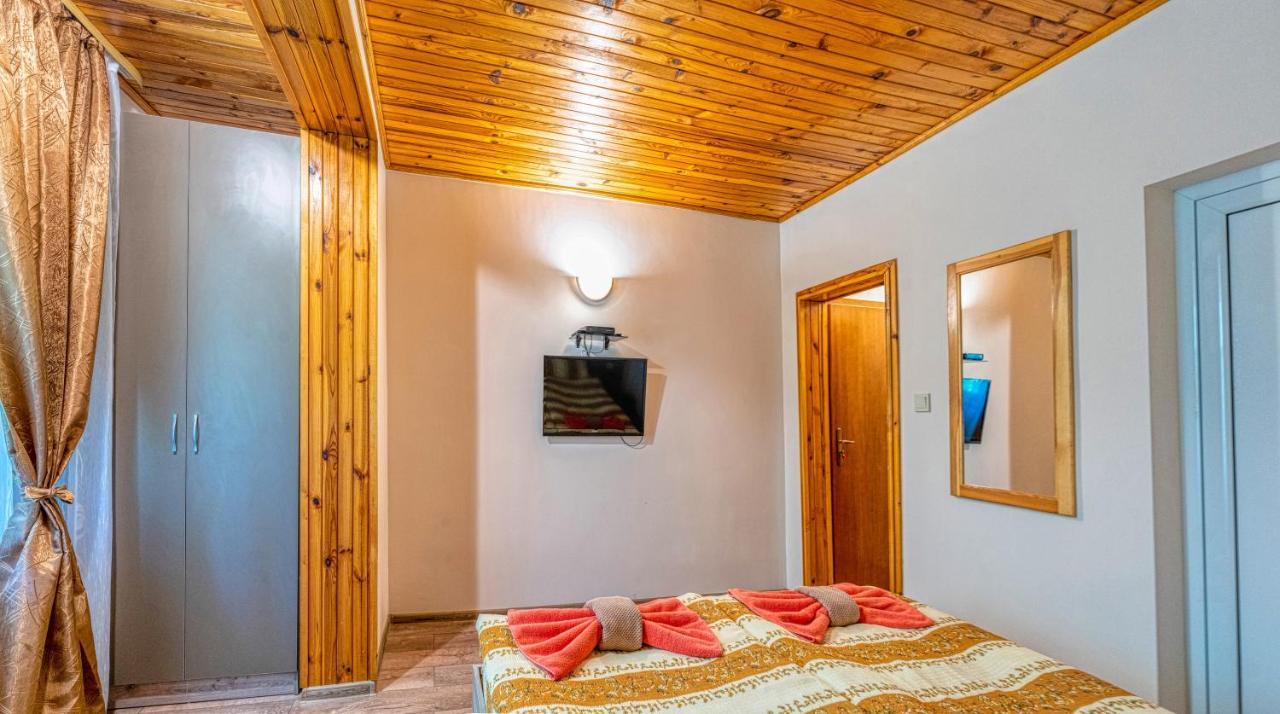 Крушун - Единствена На Метри От Водопадите, Krushun - The Only Stay Just Meters From The Waterfalls クルシュナ エクステリア 写真